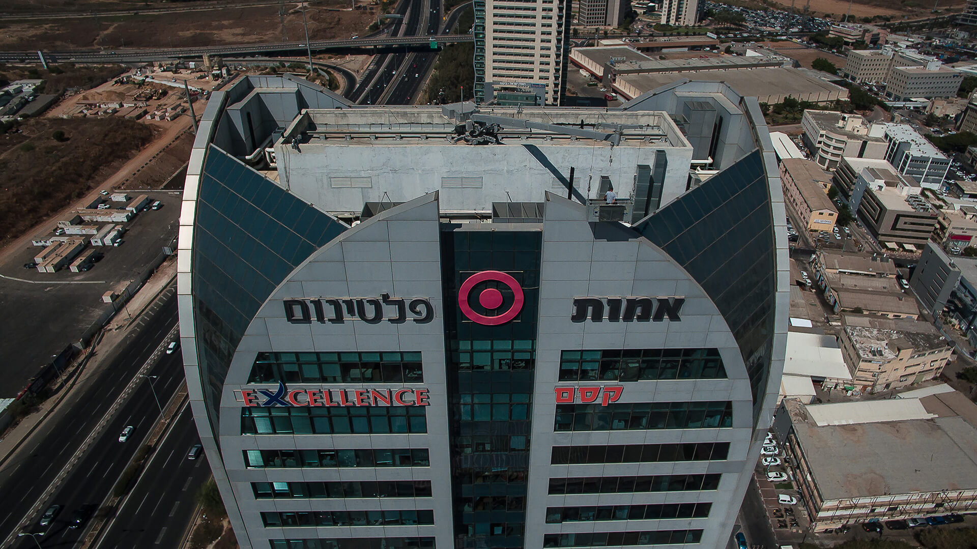 אמות פלטינום - Kariv Lifts